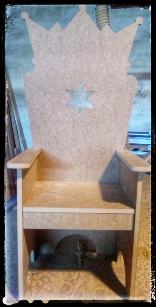 Trono cumpleaños DM sin pintar